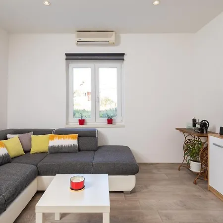 Apartment Seaside Tafra *